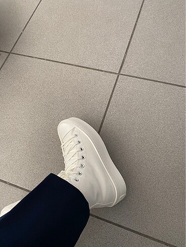 37 Beden beyaz Renk Beyaz Converse