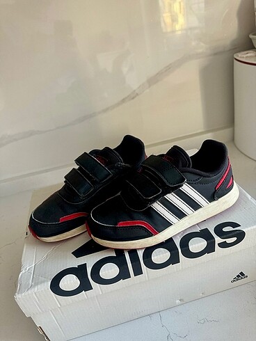 Adidas erkek çocuk ayakkabı