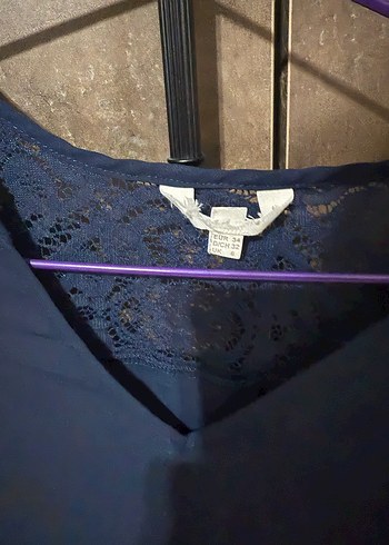 Koton Dantel Detaylı V Yaka Kısa Kollu Mavi Bluz