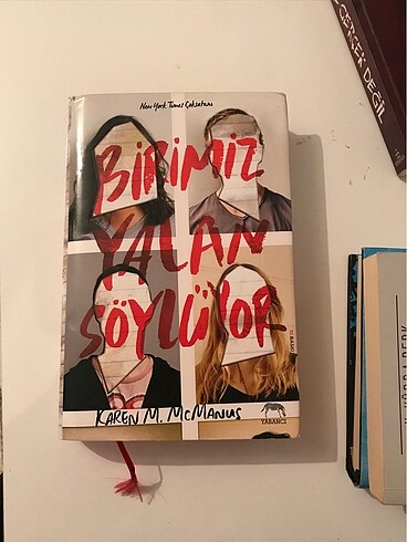 birimiz yalan söylüyor