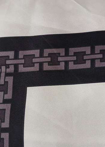 Gri Desenli Kadın İpek esarp - Görsel 2