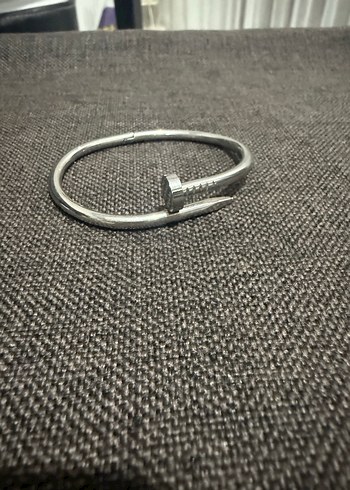 Gri Minimalist Kadın Kemerli Bileklik