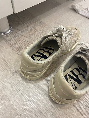 38 Beden Zara spor ayakkabı
