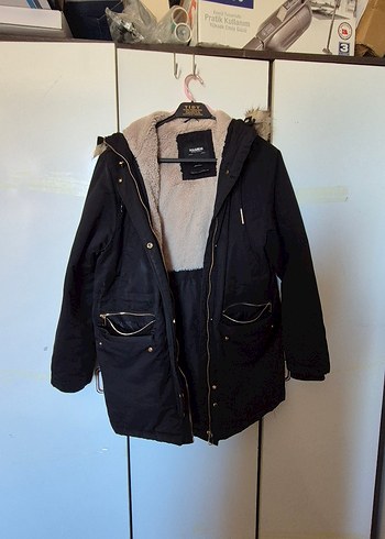 Pull and Bear Siyah Kürklü Kadın Ceket