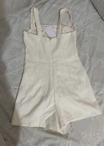 xs Beden beyaz Renk Bershka krem şort etekli kısa tulum / elbise