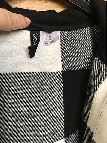 xs Beden siyah Renk H&M gömlek