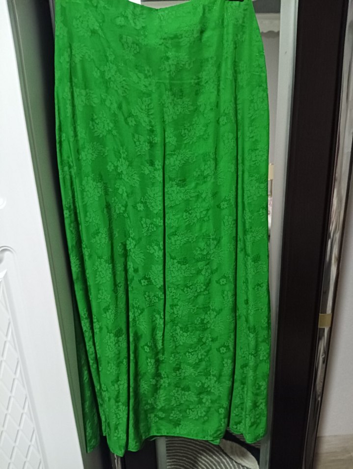 Yeşil Uzun Dökümlü Kadın Etek - Görsel 2