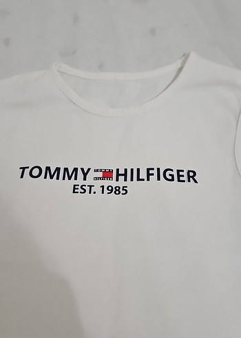 Diğer kolsuz tişört