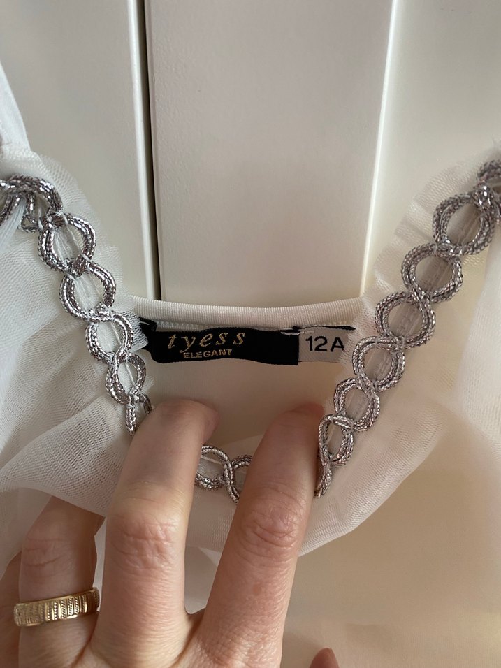 Askılı beyaz elbise - Görsel 4