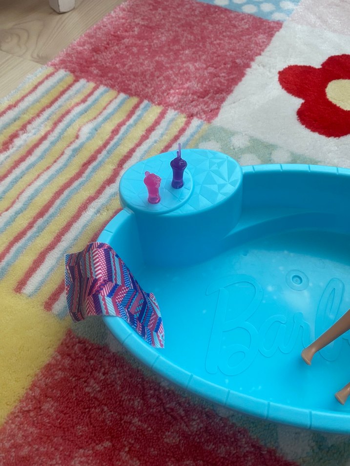 Barbienin havuzu - Görsel 2