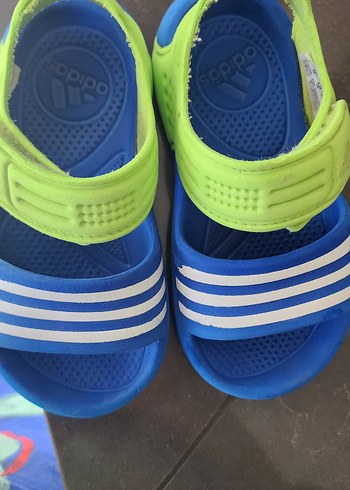 27 Beden Adidas çocuk sandalet