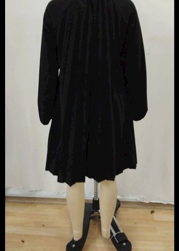 YUVARLAK YAKA PİLELİ SALAŞ İTHAL KREP ELBİSE - Görsel 6