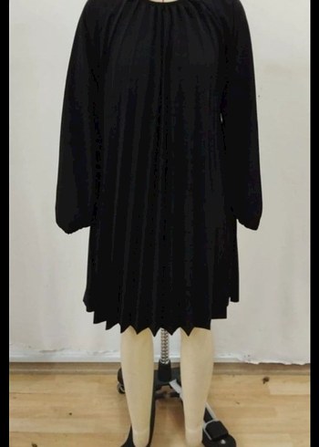 YUVARLAK YAKA PİLELİ SALAŞ İTHAL KREP ELBİSE - Görsel 5