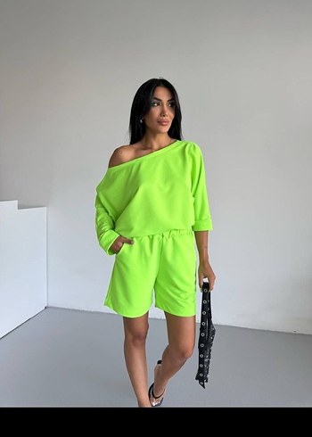 KAYIK YAKA ŞORTLU BLUZ İKİLİ TAKIM