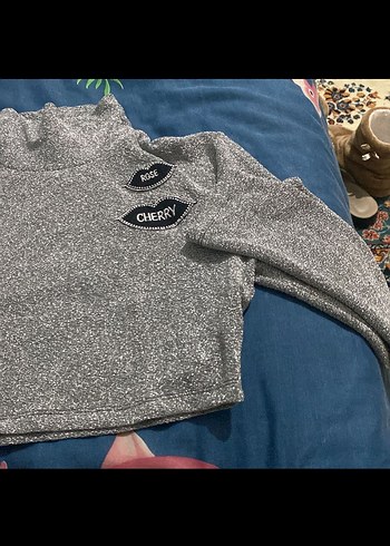 Gri Dik Yaka Düğmeli Kısa Kadın Sweatshirt - Görsel 2