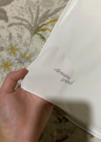 Armine Beyaz Düz Eşarp