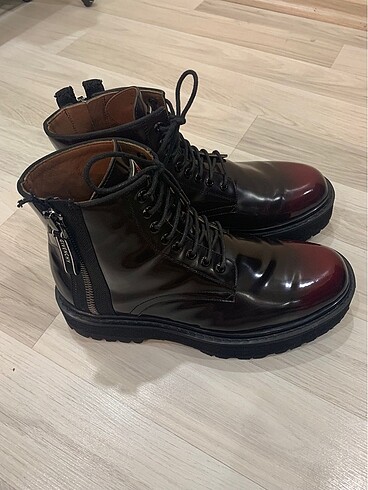 Givenchy bot