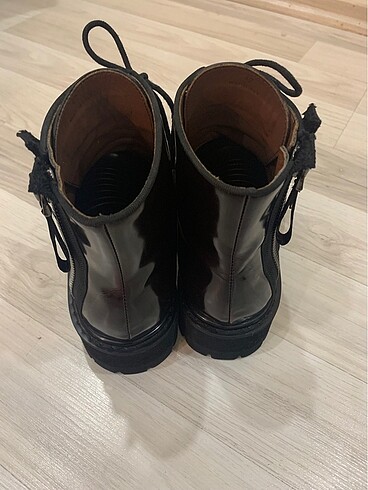 42 Beden Givenchy bot