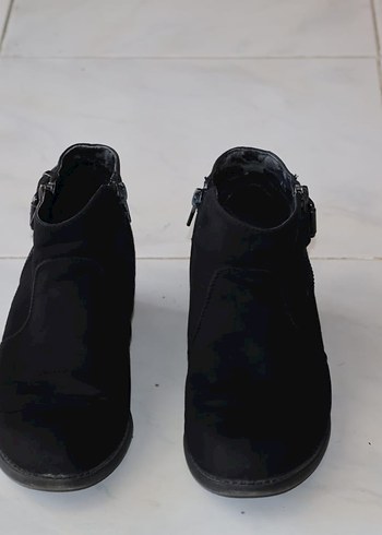 Siyah Süet Tokalı Kadın Bot - Görsel 2