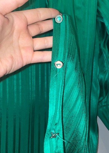 Yeşil Pileli Uzun Kadın Gömlek - Görsel 2