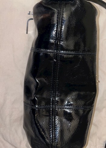 Siyah Parlak Manu Çanta - Görsel 4