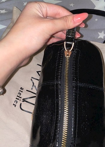 Siyah Parlak Manu Çanta - Görsel 2