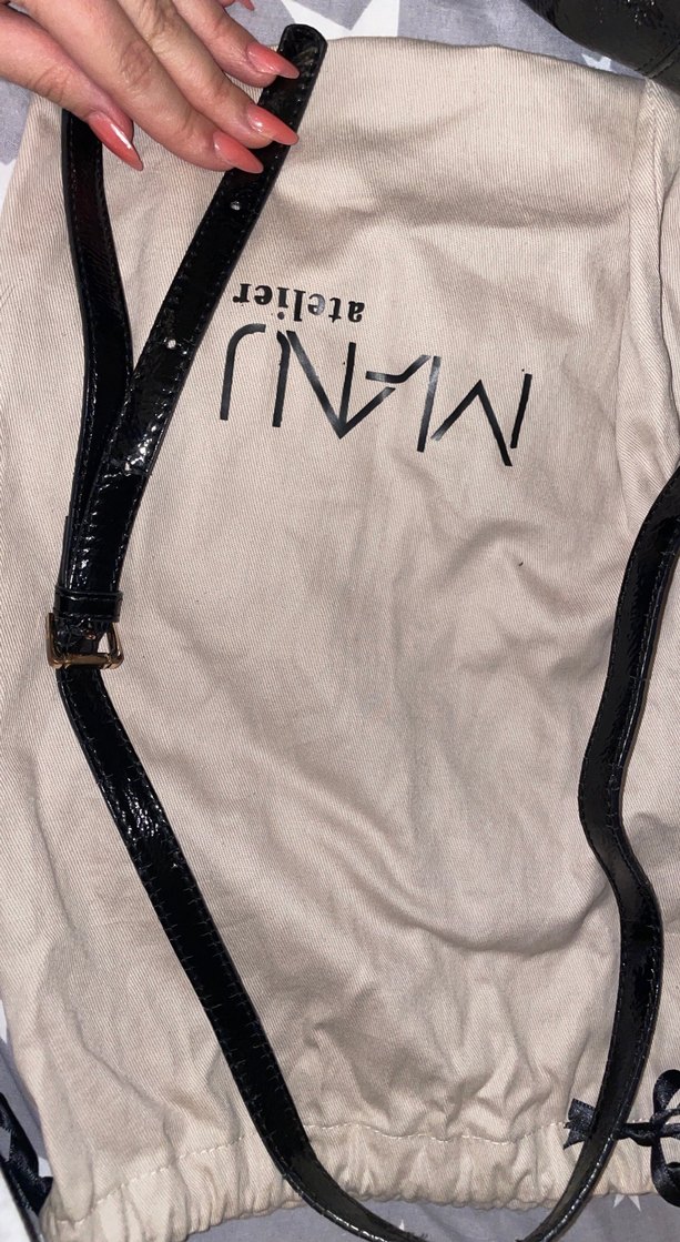 Siyah Parlak Manu Çanta - Görsel 5