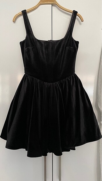 New Arrivals Elbise