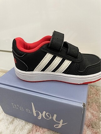 22 Beden siyah Renk Adidas çocuk ayakkabı