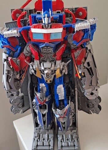  Optimus prime robot