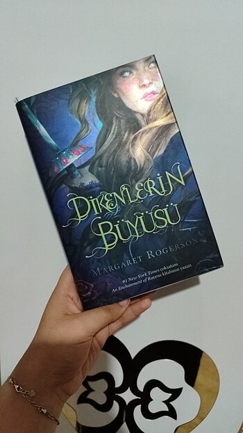 Dikenlerin büyüsü 