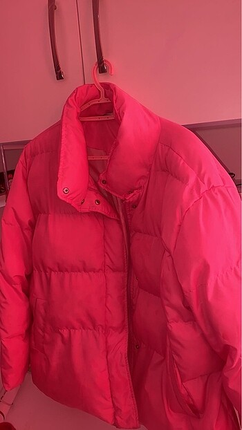 Bershka pembe mont