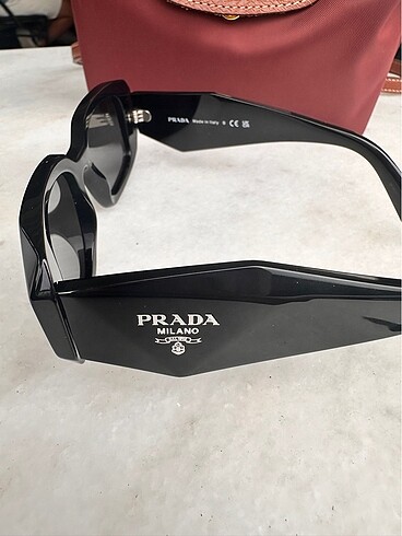 Prada Güneş Gözlüğü