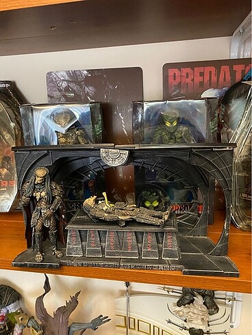 Predator figürler