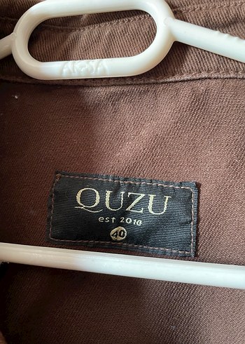 Quzu Düğmeli Kahverengi Kadın Jean Gömlek