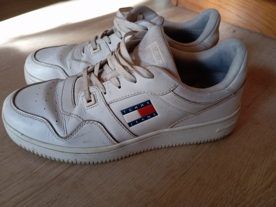 Tommy hilfiger Sneakers unisex 1 yıl garantili. - Görsel 2