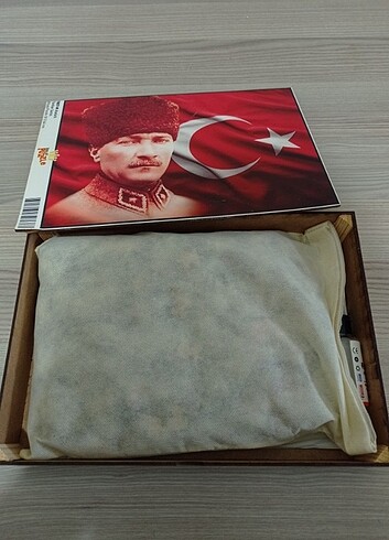  Beden Renk ATATÜRK ahşap 1000 parça puzzle