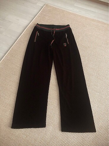 Gucci Eşortman altı