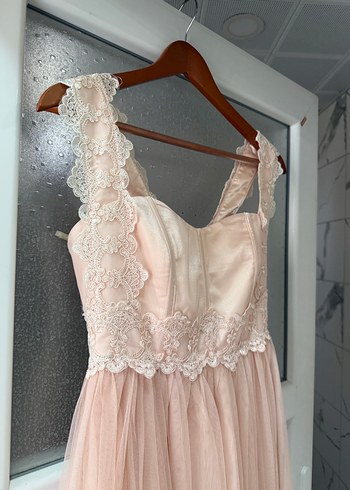 Dantel detaylı uzun pembe vintage elbise - Görsel 2