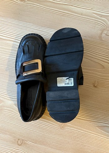 Tokalı Siyah Deri Kadın Loafer - Görsel 4