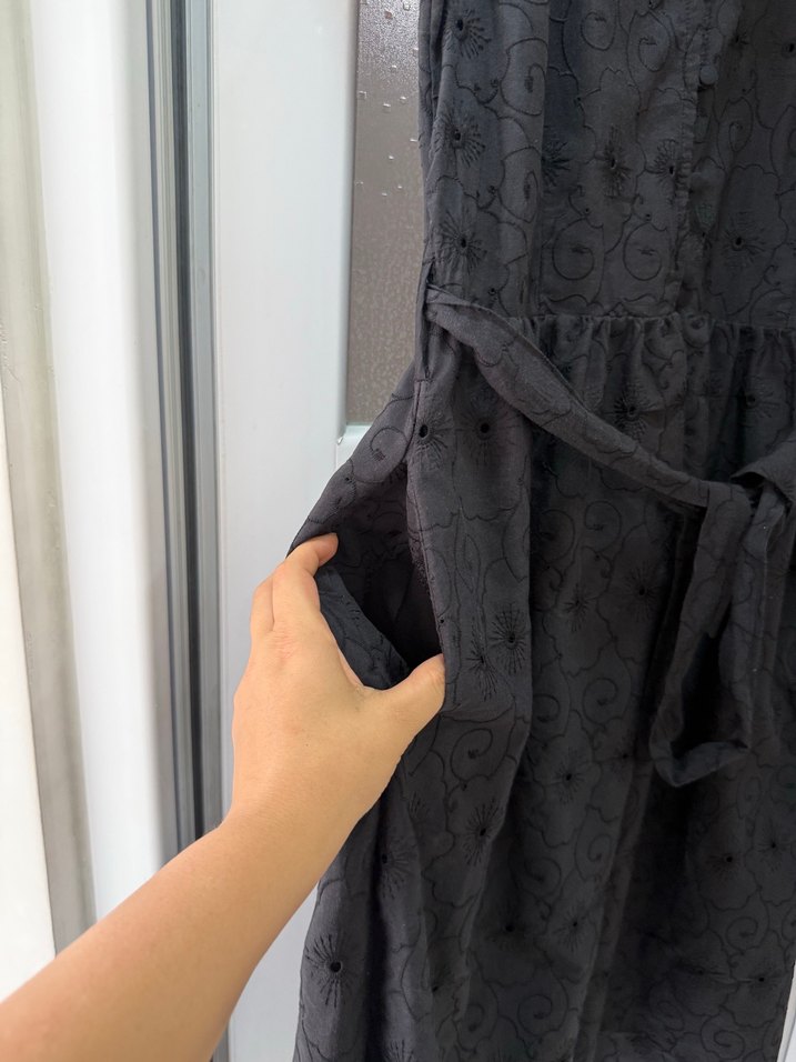 Kuş Gözü Detaylı Siyah Midi Elbise - Görsel 4