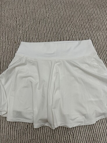 H&M tenis etek