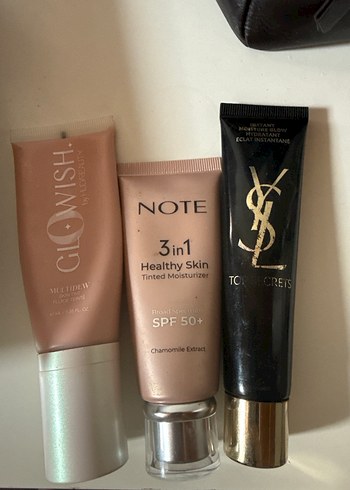 Huda beauty glowish ve note fondöten