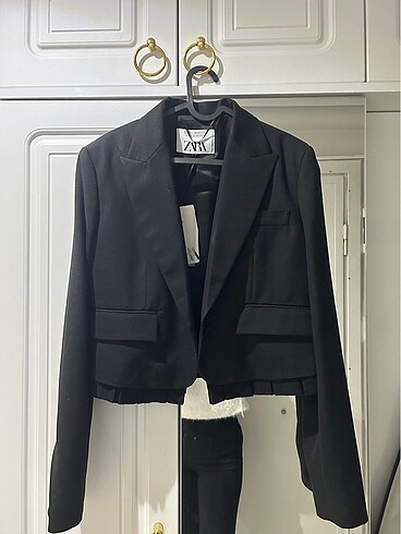 Zara crop blazer