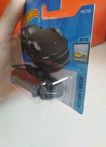  Beden Hot Wheels Porshe 911 GT3