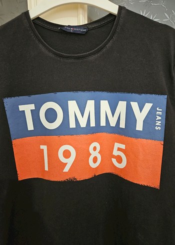 Tommy Hilfiger Erkek Siyah Baskılı Kısa Kollu Tişört