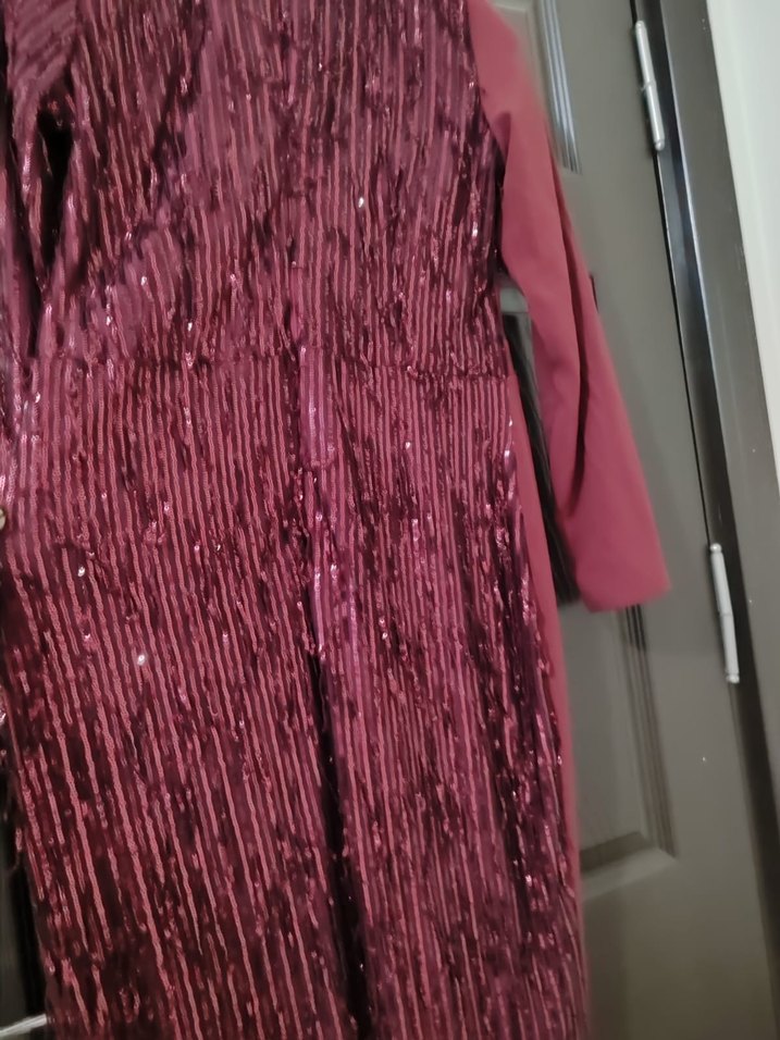 Bordo Uzun Abiye Elbise Drapeli ve Pul İşlemeli - Görsel 4