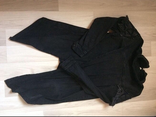 Çarpraz kesim sırt detayı kot ceket - Görsel 2