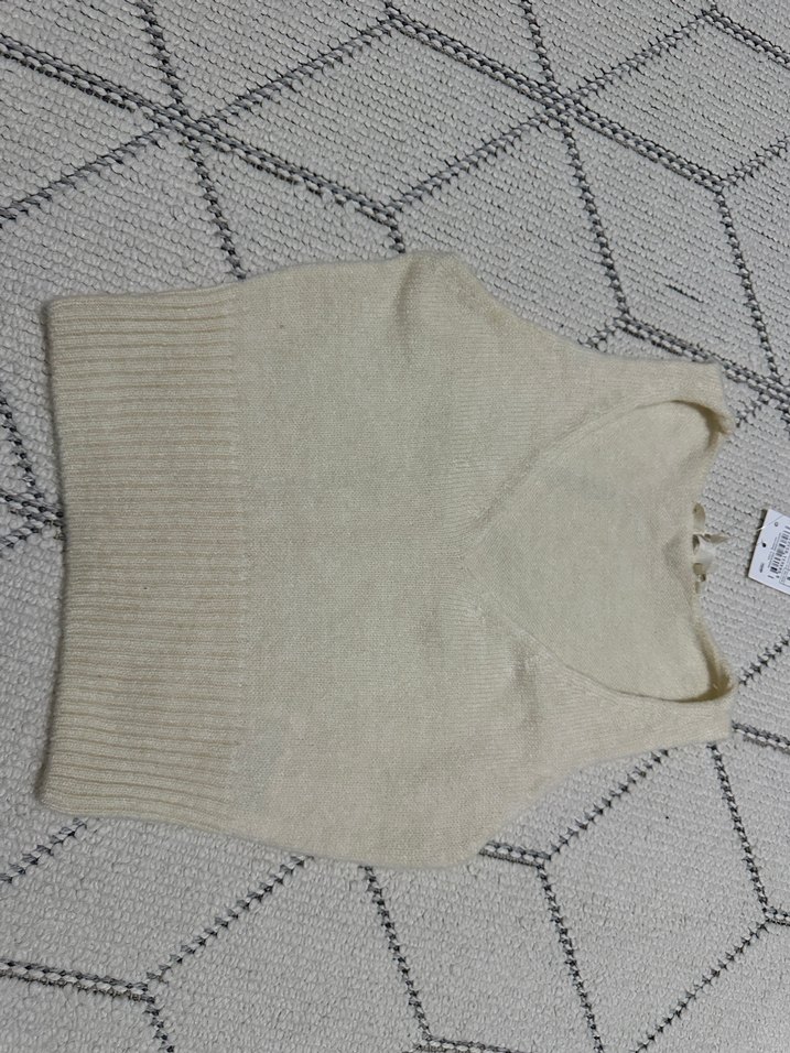 Krema Renk V Yaka Örgü Crop Atlet - Görsel 3