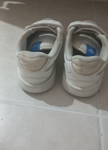 26 Beden beyaz Renk Adidas ünisex ayakkabı